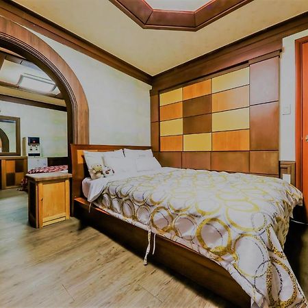 Pine Motel Порён Экстерьер фото